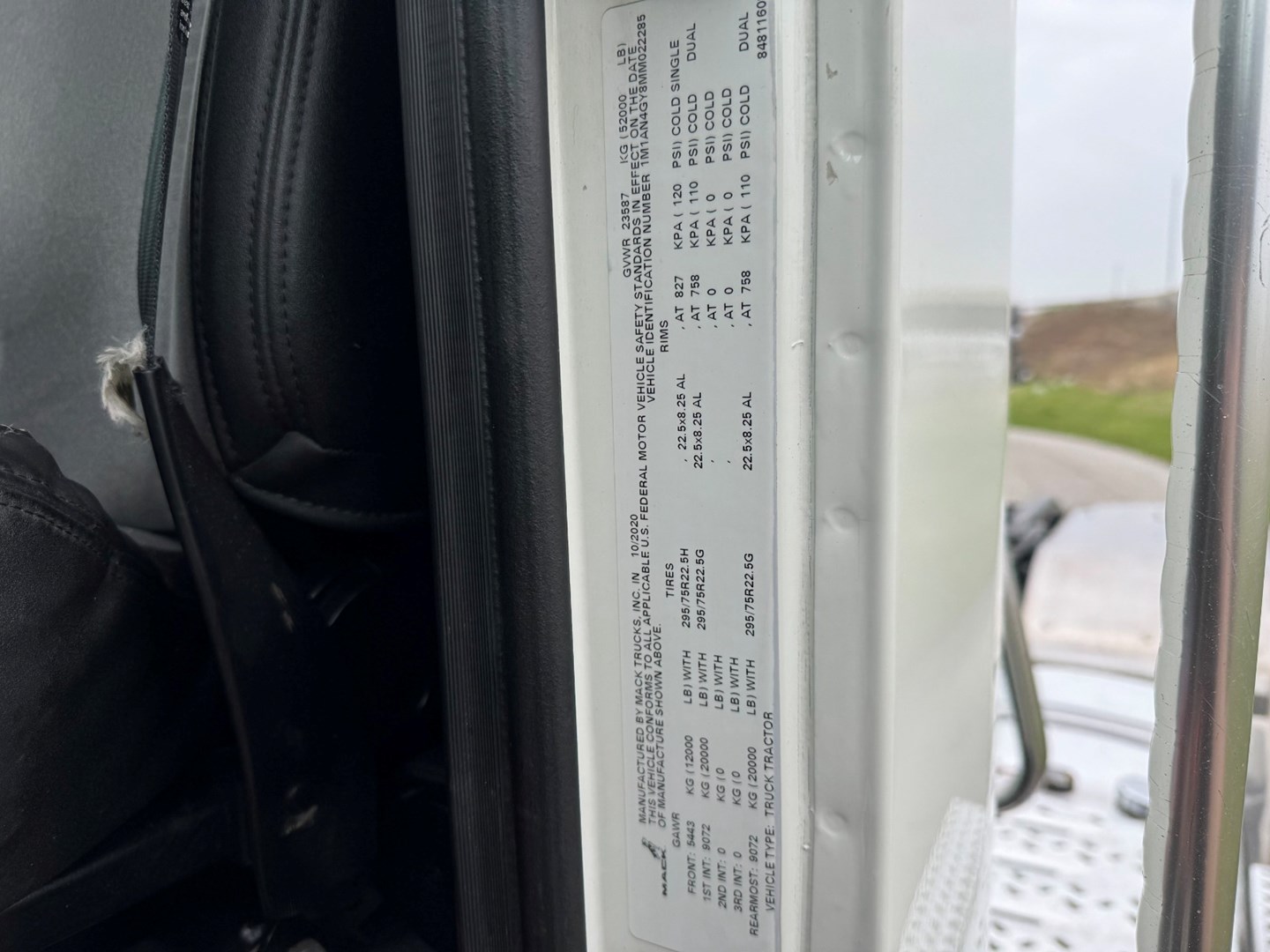 Used 2021 Mack Anthem Daycab - image 19